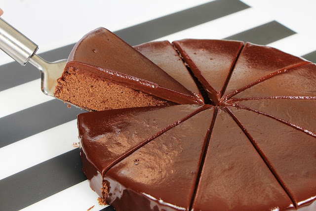 Bolo de Chocolate no Micro-ondas com Cobertura de Chocolate