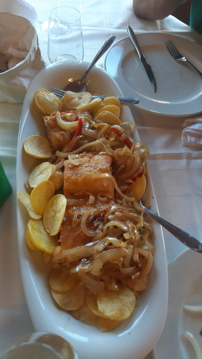 Bacalhau de Cebolada com Batata Frita