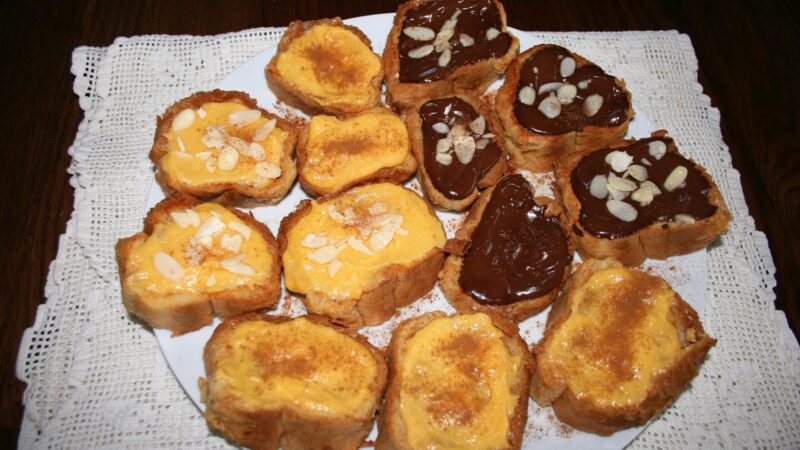 Rabanadas no forno com ovos moles ou com creme de chocolate preto