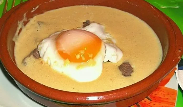 BIFE COM MOLHO À PORTUGÁLIA