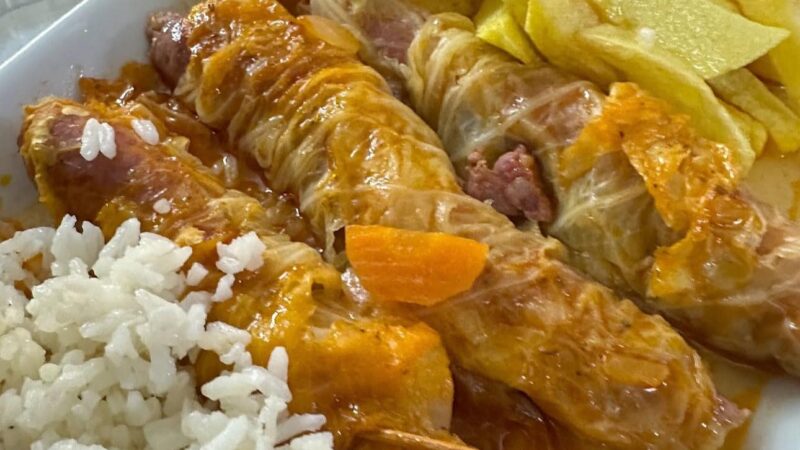 Salsichas com couve Lombarda