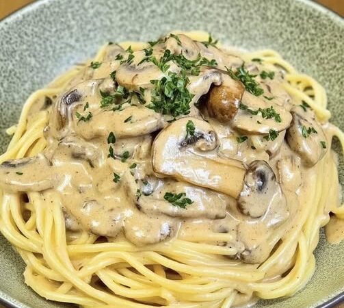 Esparguete com molho de cogumelos