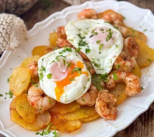 Ovos rotos com gambas ao alhinho