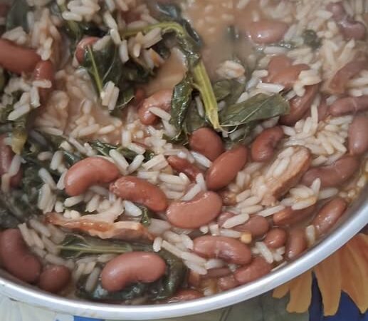 Arroz de feijão vermelho com grelos