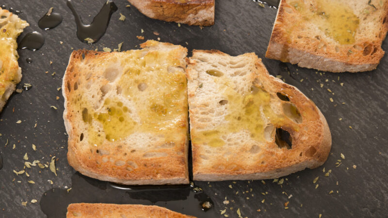 Torradas de azeite Alentejano e orégãos