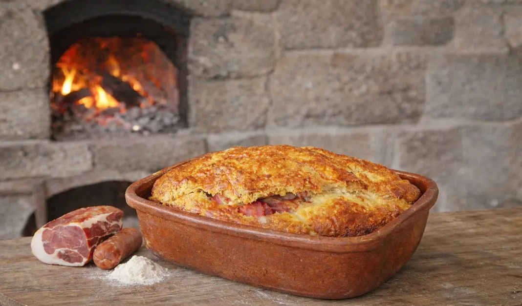 Receita tradicional do famoso Folar de Carnes de Bragança