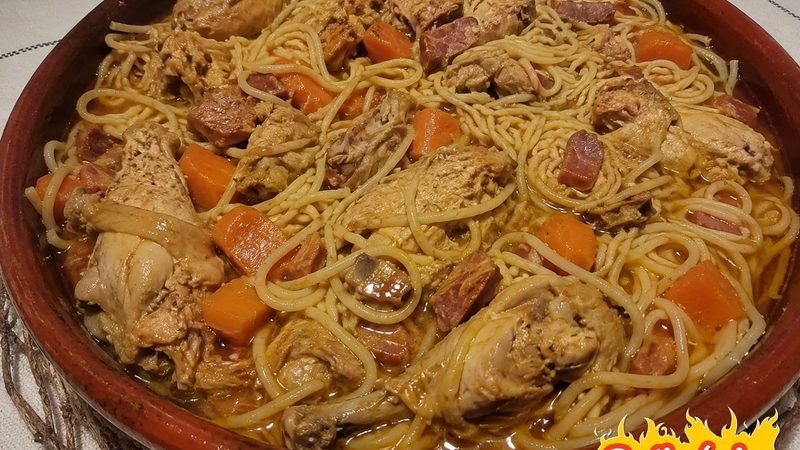 Frango Estufado com Esparguete