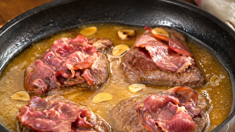 Bife à Portuguesa com Presunto e Molho